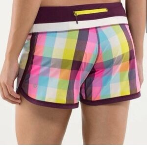 Lululemon groovy plaid workout/running shorts